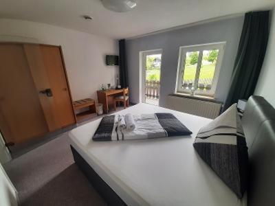 Landhotel Weisses Roess'L Adorf المظهر الخارجي الصورة